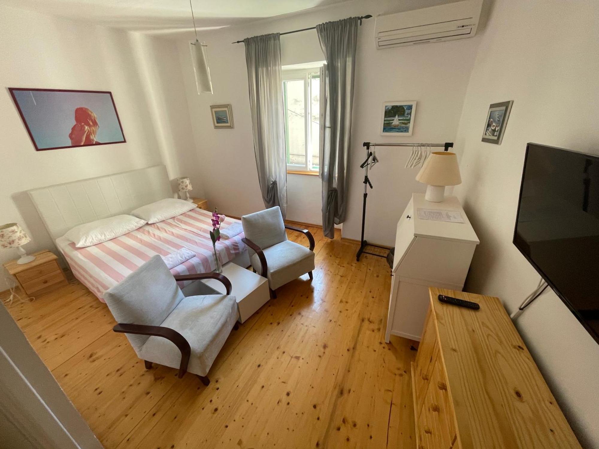 Apartments And Rooms Ille 시베니크 외부 사진