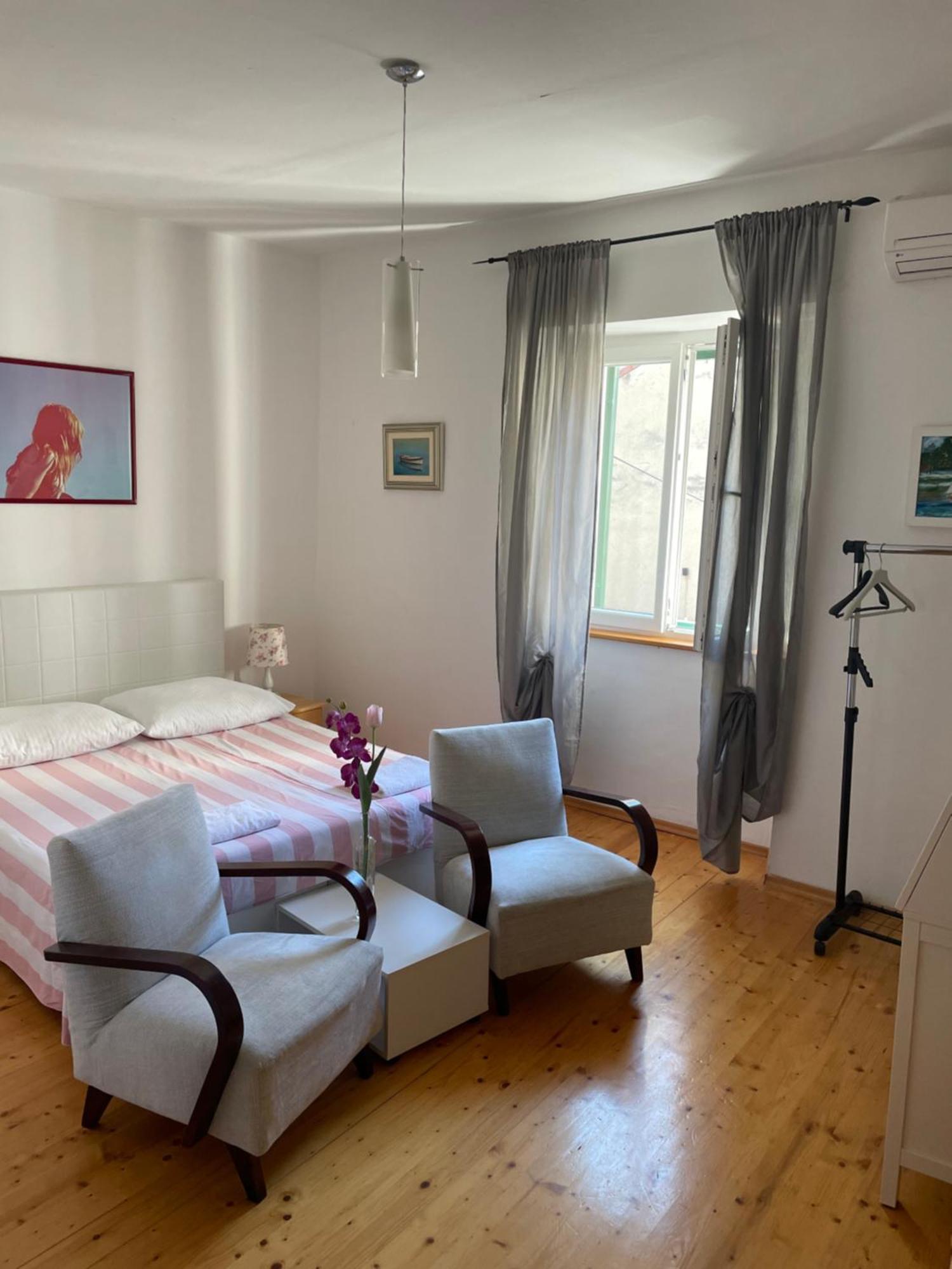 Apartments And Rooms Ille 시베니크 외부 사진