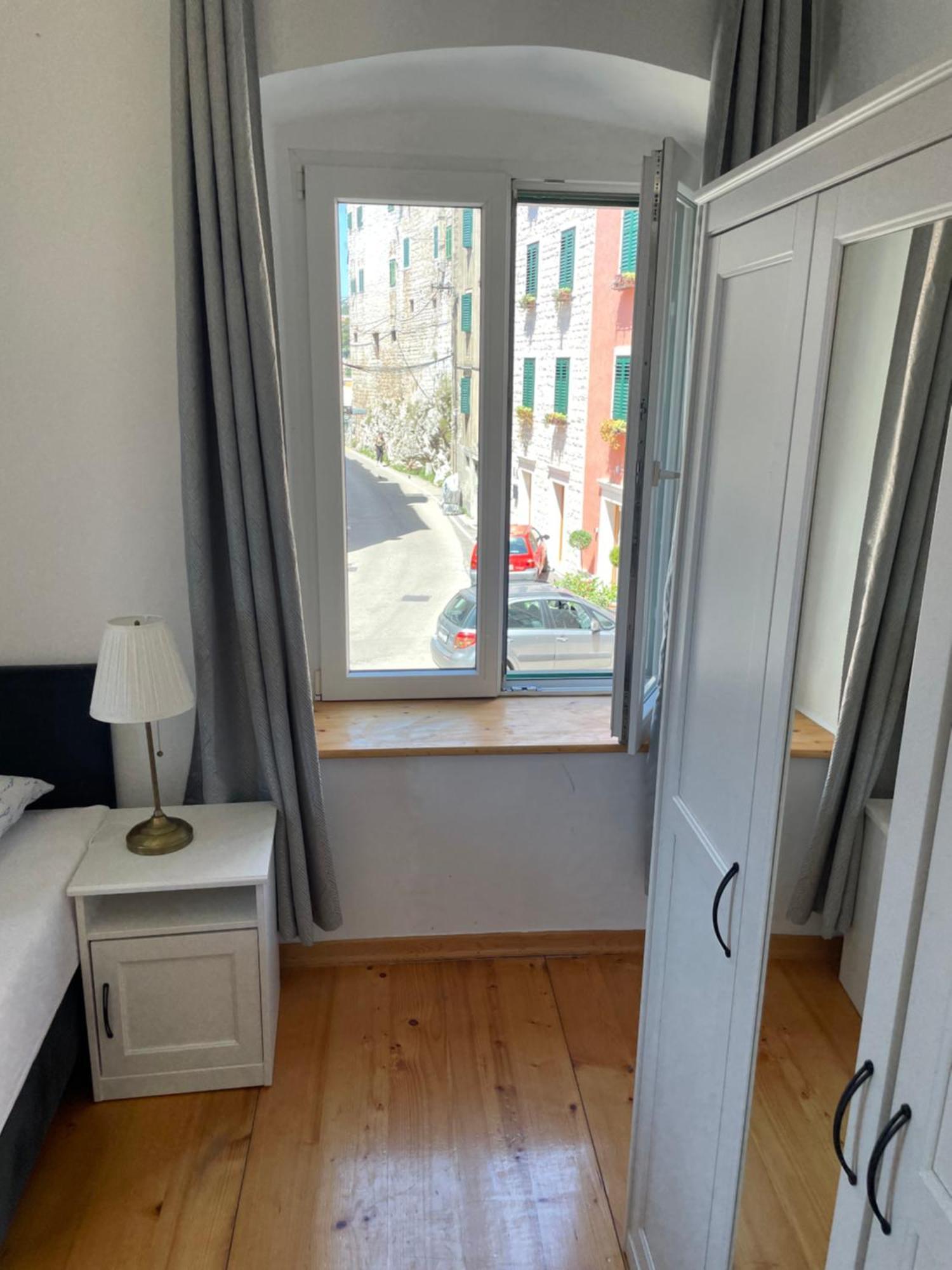 Apartments And Rooms Ille 시베니크 외부 사진
