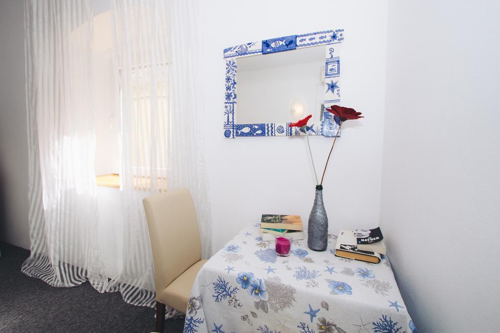 Apartments And Rooms Ille 시베니크 외부 사진
