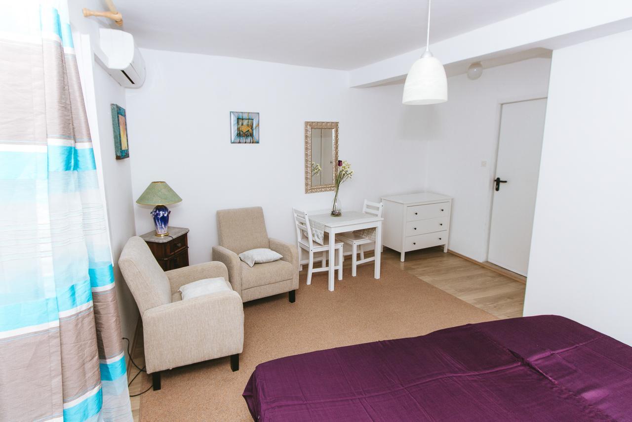 Apartments And Rooms Ille 시베니크 외부 사진