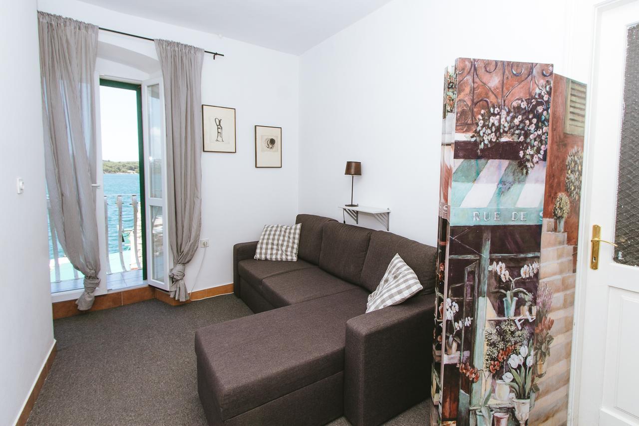 Apartments And Rooms Ille 시베니크 외부 사진