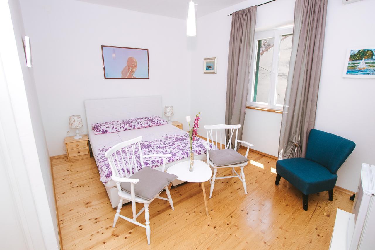 Apartments And Rooms Ille 시베니크 외부 사진