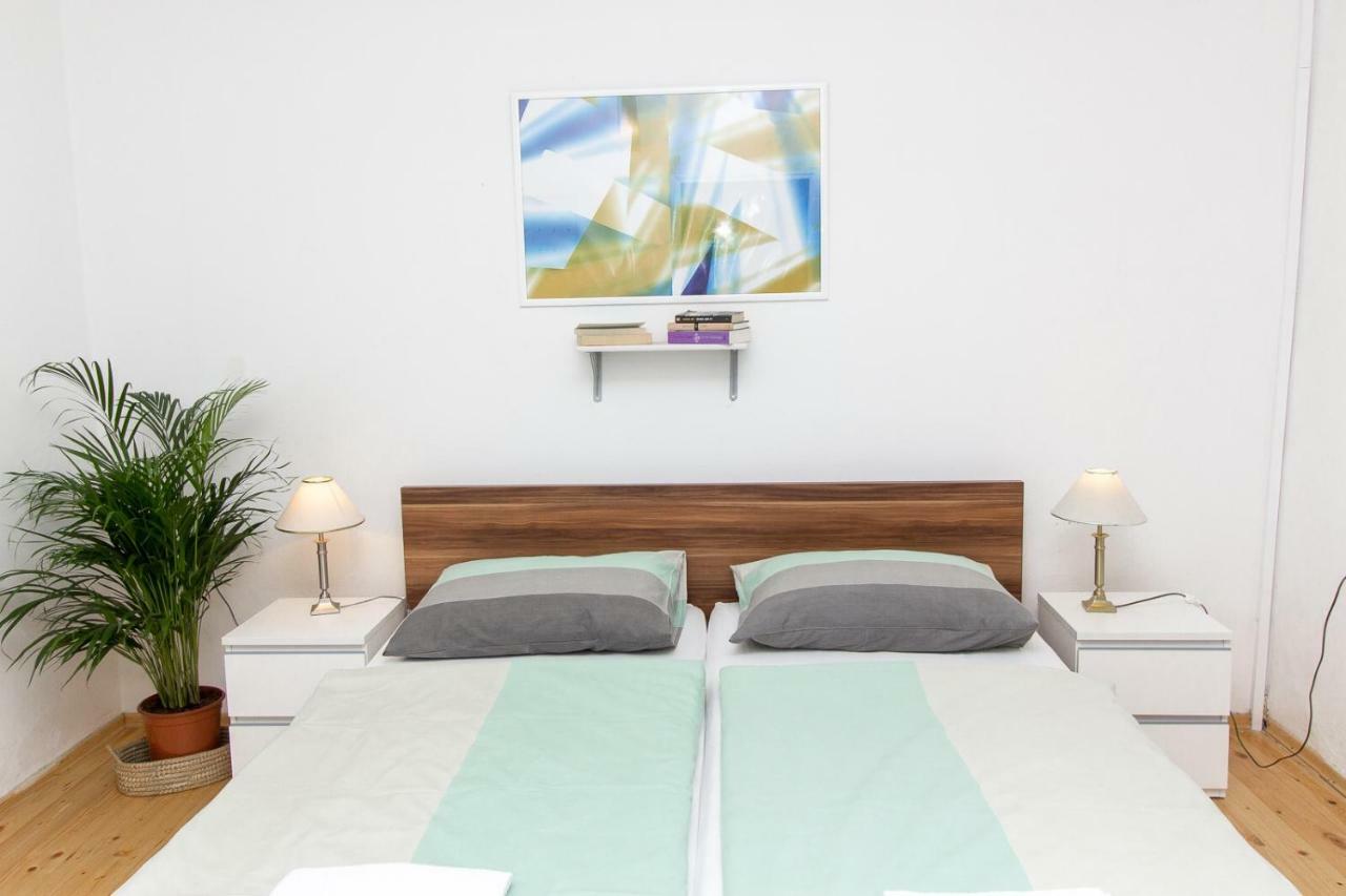 Apartments And Rooms Ille 시베니크 외부 사진