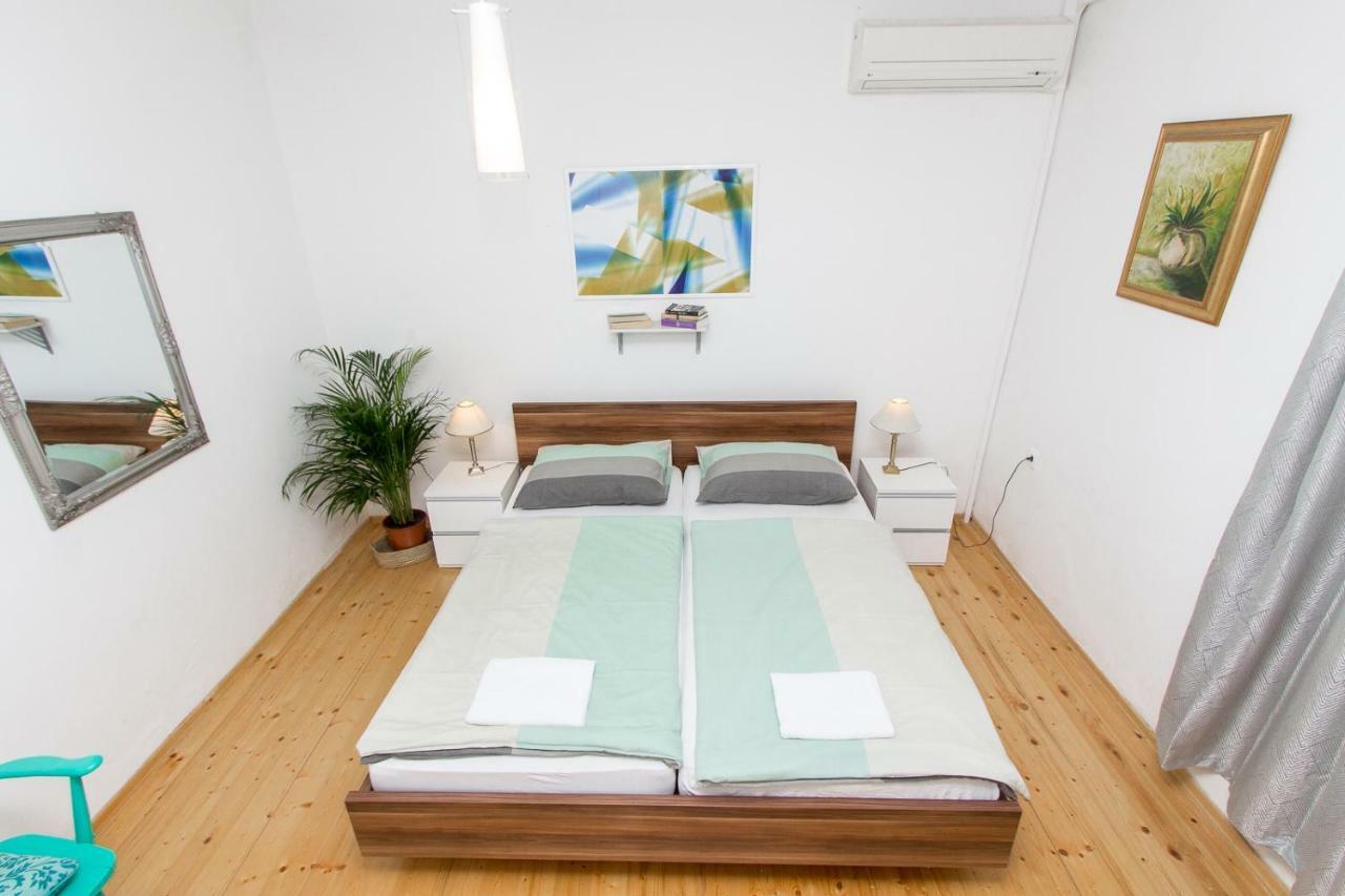 Apartments And Rooms Ille 시베니크 외부 사진