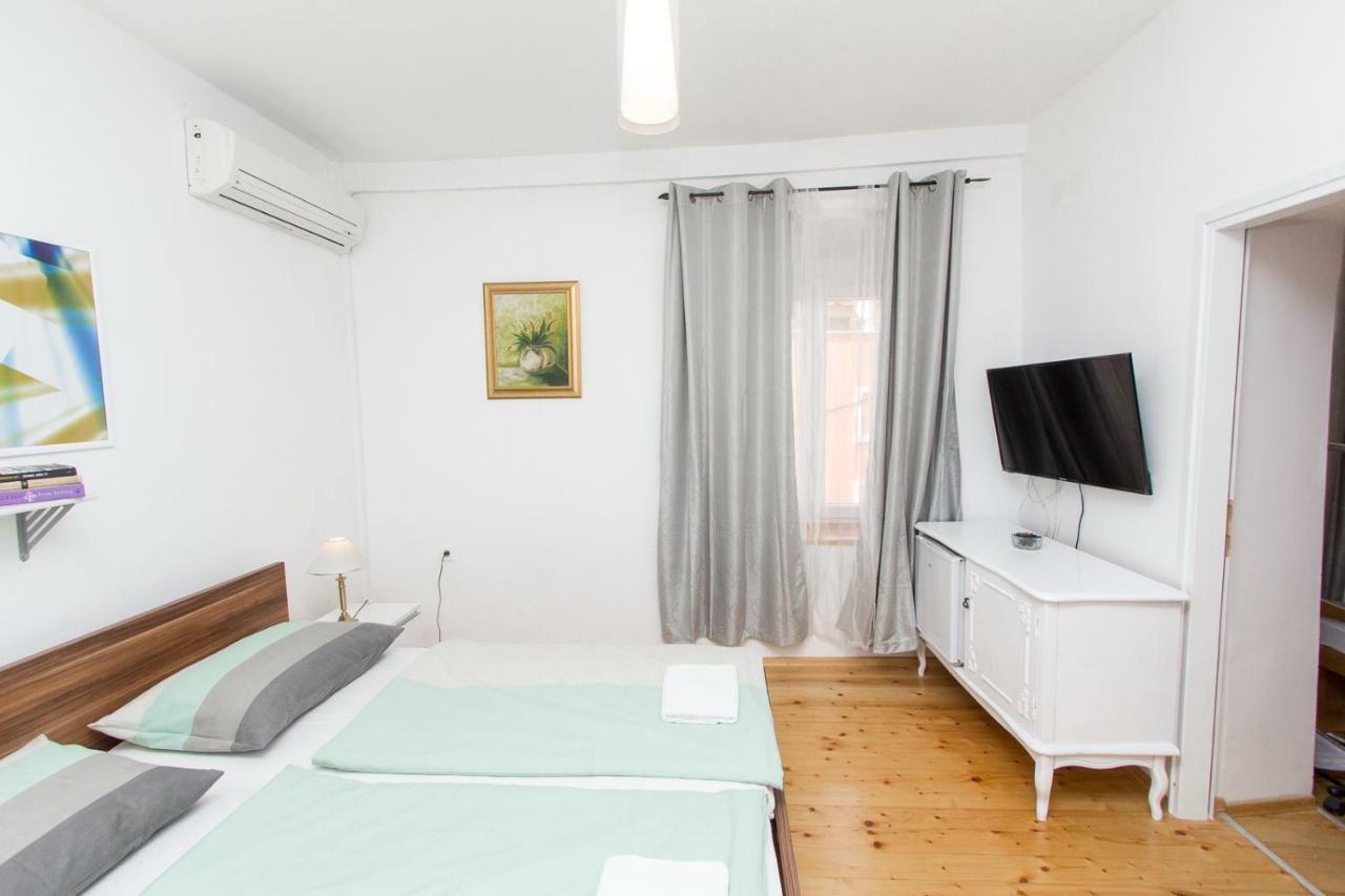 Apartments And Rooms Ille 시베니크 외부 사진