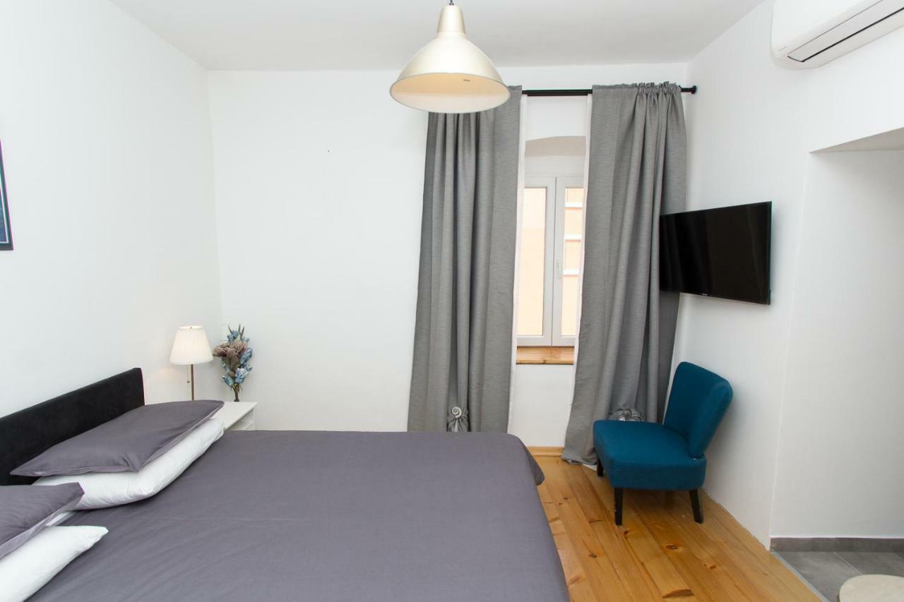 Apartments And Rooms Ille 시베니크 외부 사진